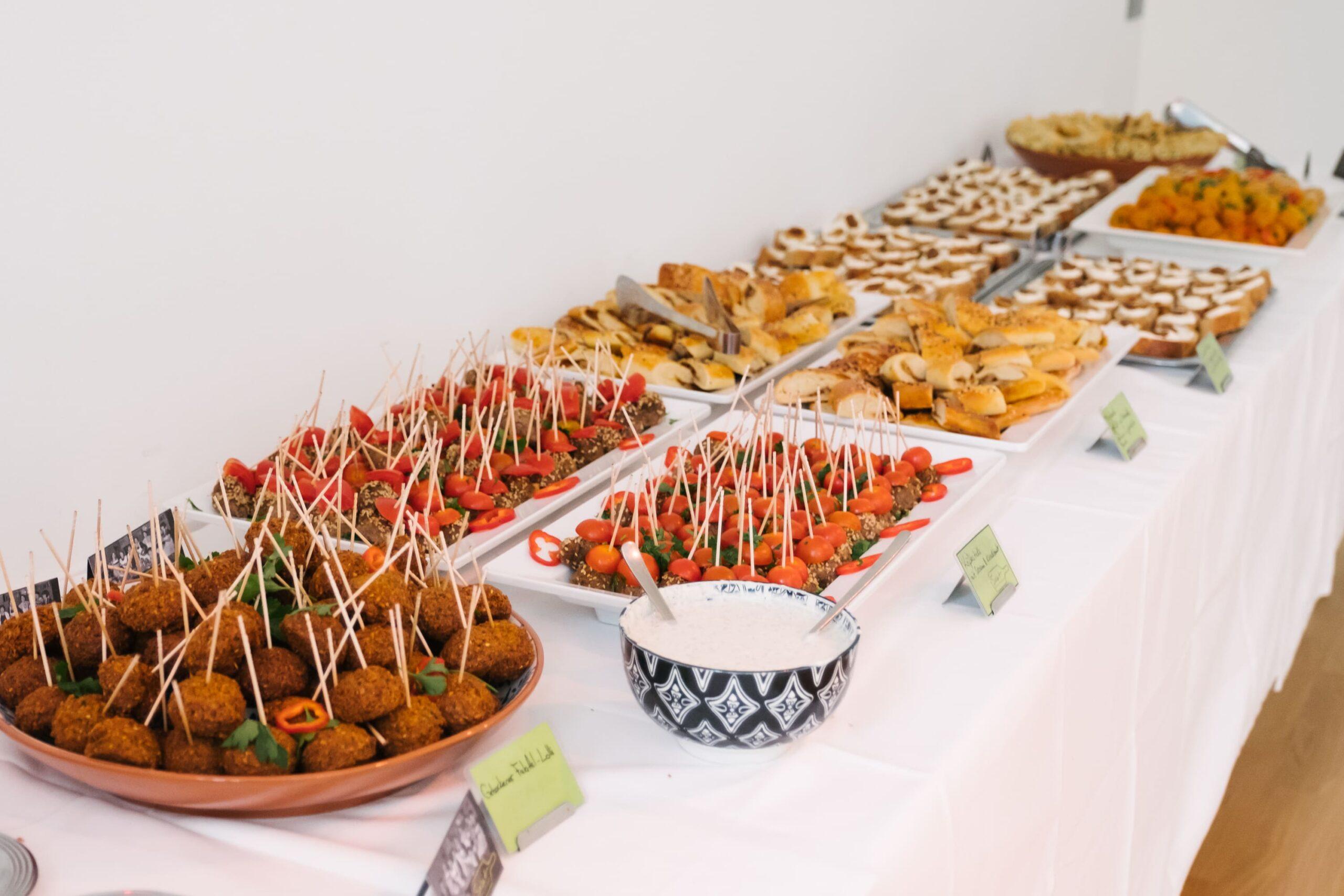 Partycatering mit Fingerfood für eine Mitgliederversammlung